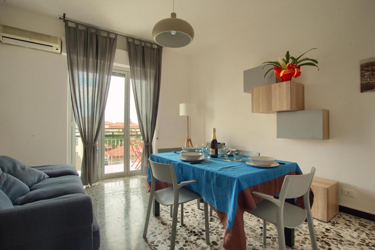 Appartamento Di Fronte Alla Pista Ciclabile Con 2 Camere Da Letto E Wifi 因佩里亚 外观 照片